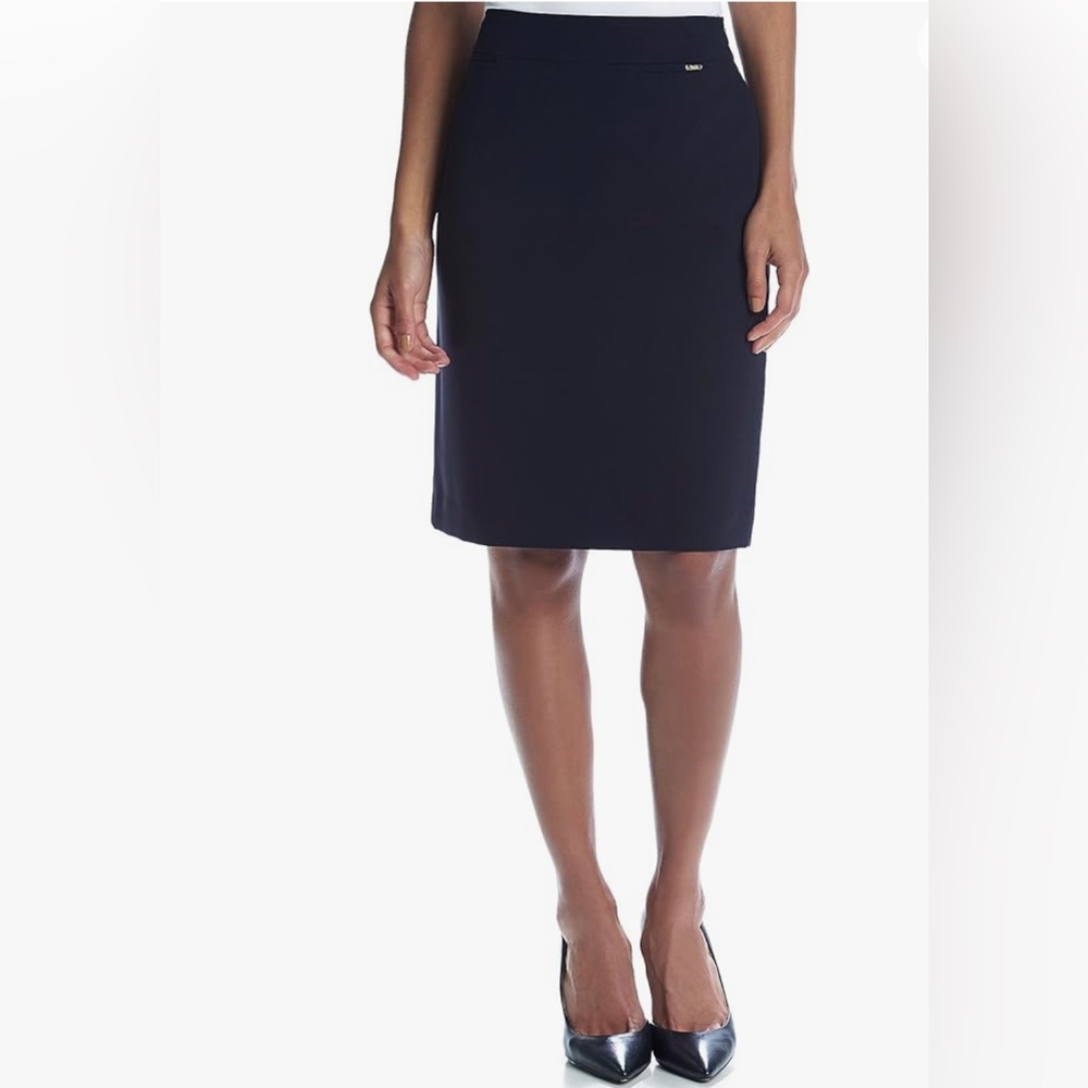 Tahari Arthur S. Levine women’s stretch side, zip straight skirt, size 10P